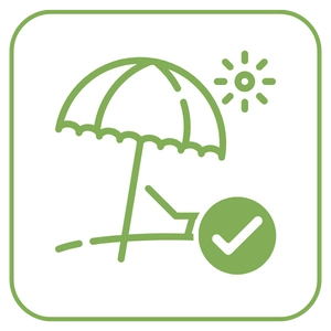Grünes Icon: Sonnenschirm am Strand und ein grüner Haken.